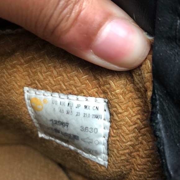 Black Timberlands - Picture 4 of 4